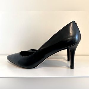 BCBGeneration Classic Pointed Toe Pumps in Black, women’s size 11.
